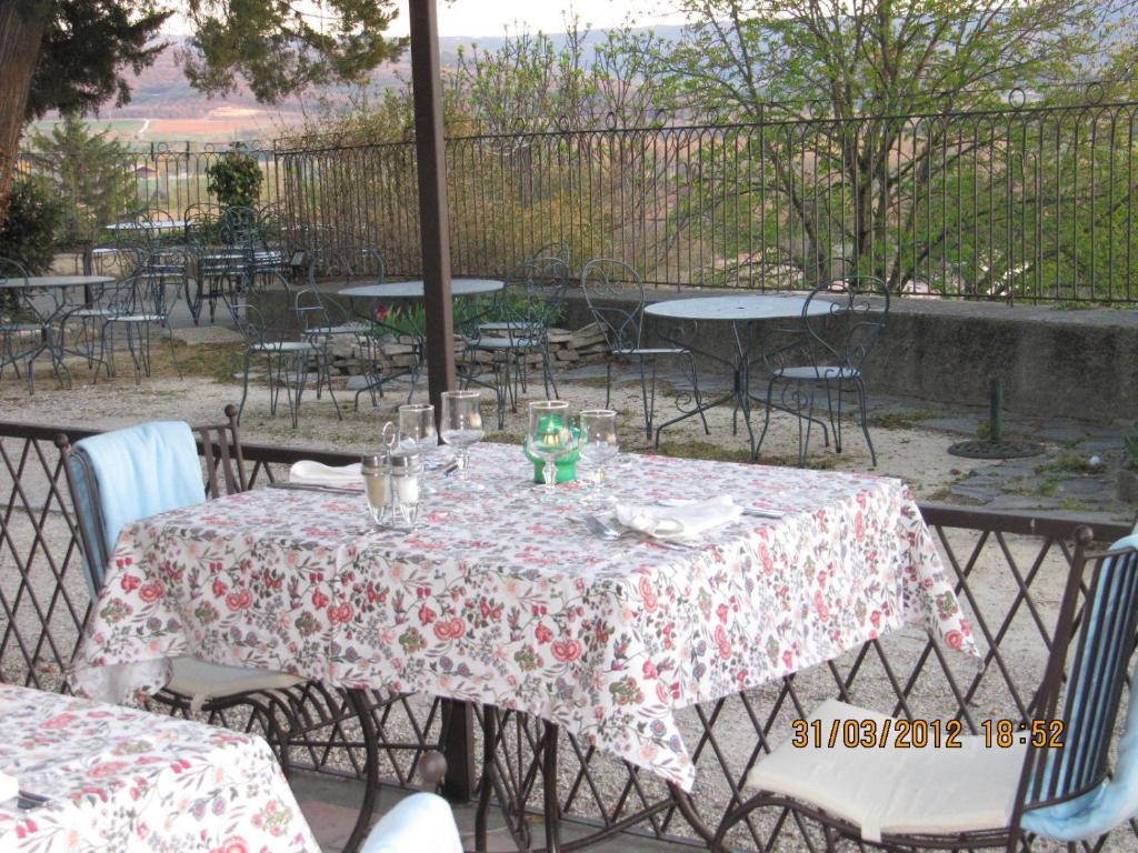 Le Castel Du Mont Boise Hotell Montboucher-sur-Jabron Eksteriør bilde