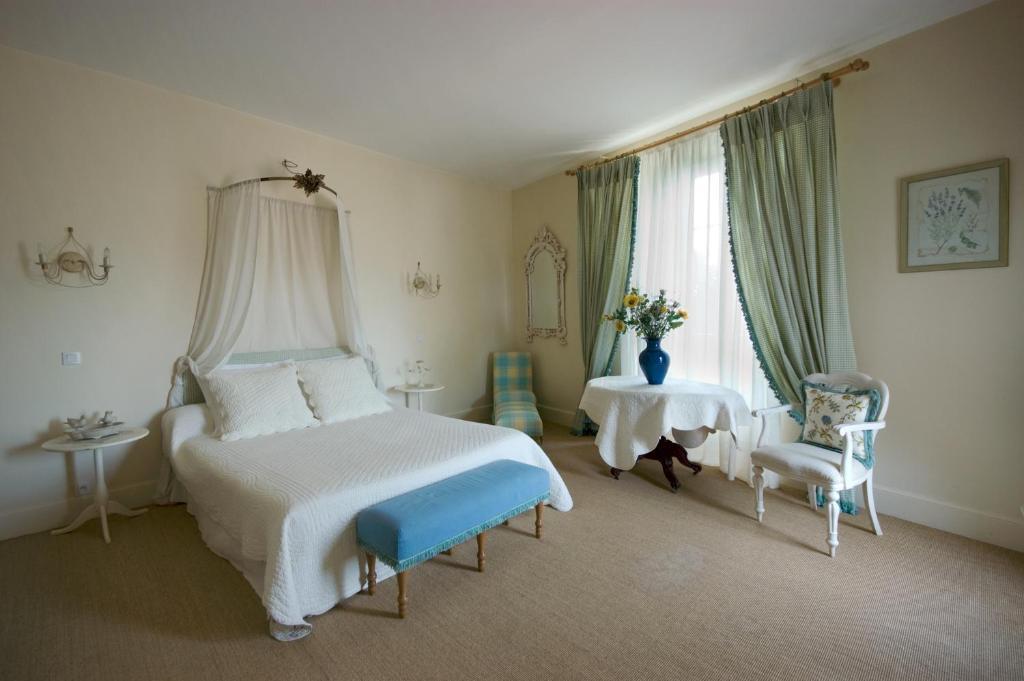 Le Castel Du Mont Boise Hotell Montboucher-sur-Jabron Eksteriør bilde